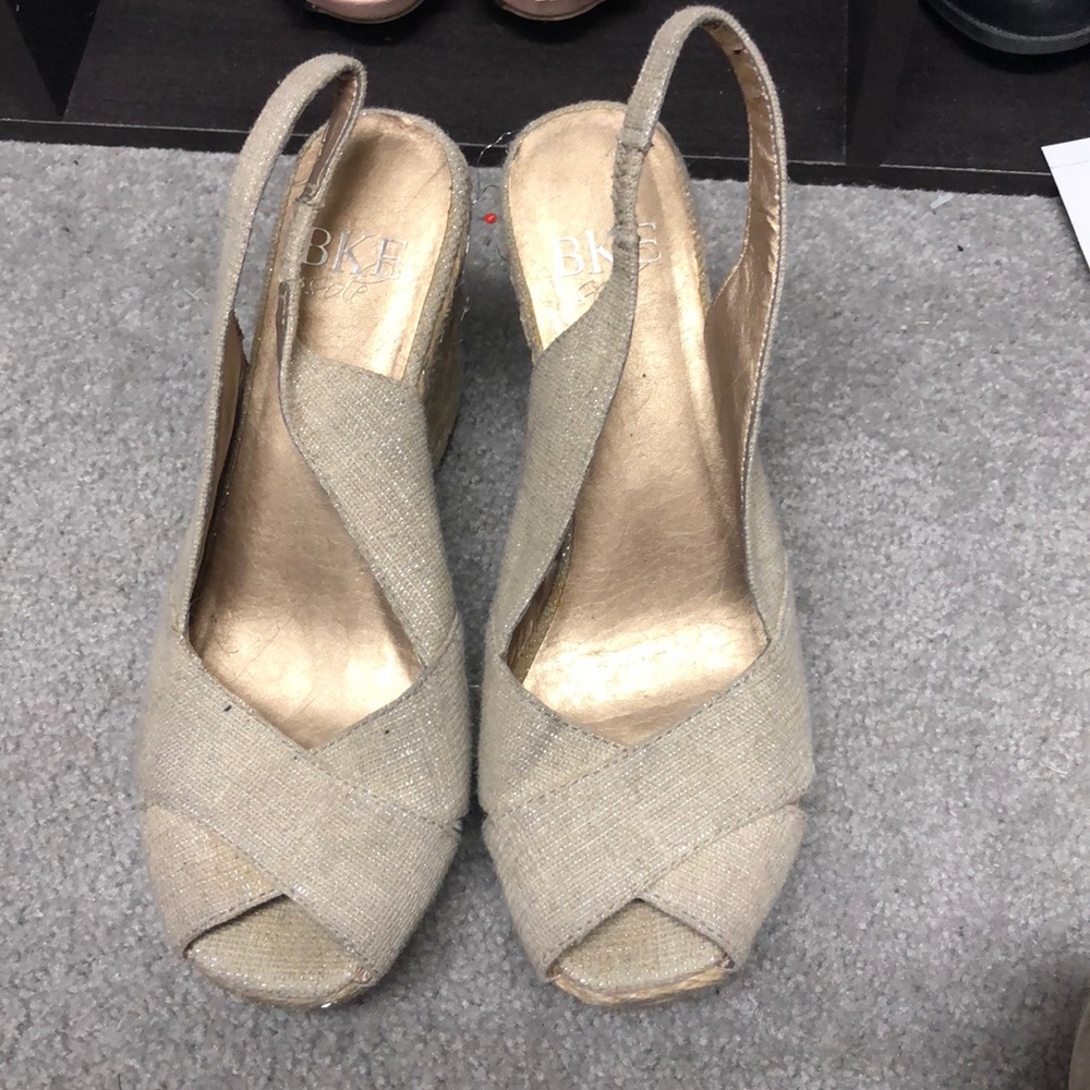 Women’s shoes